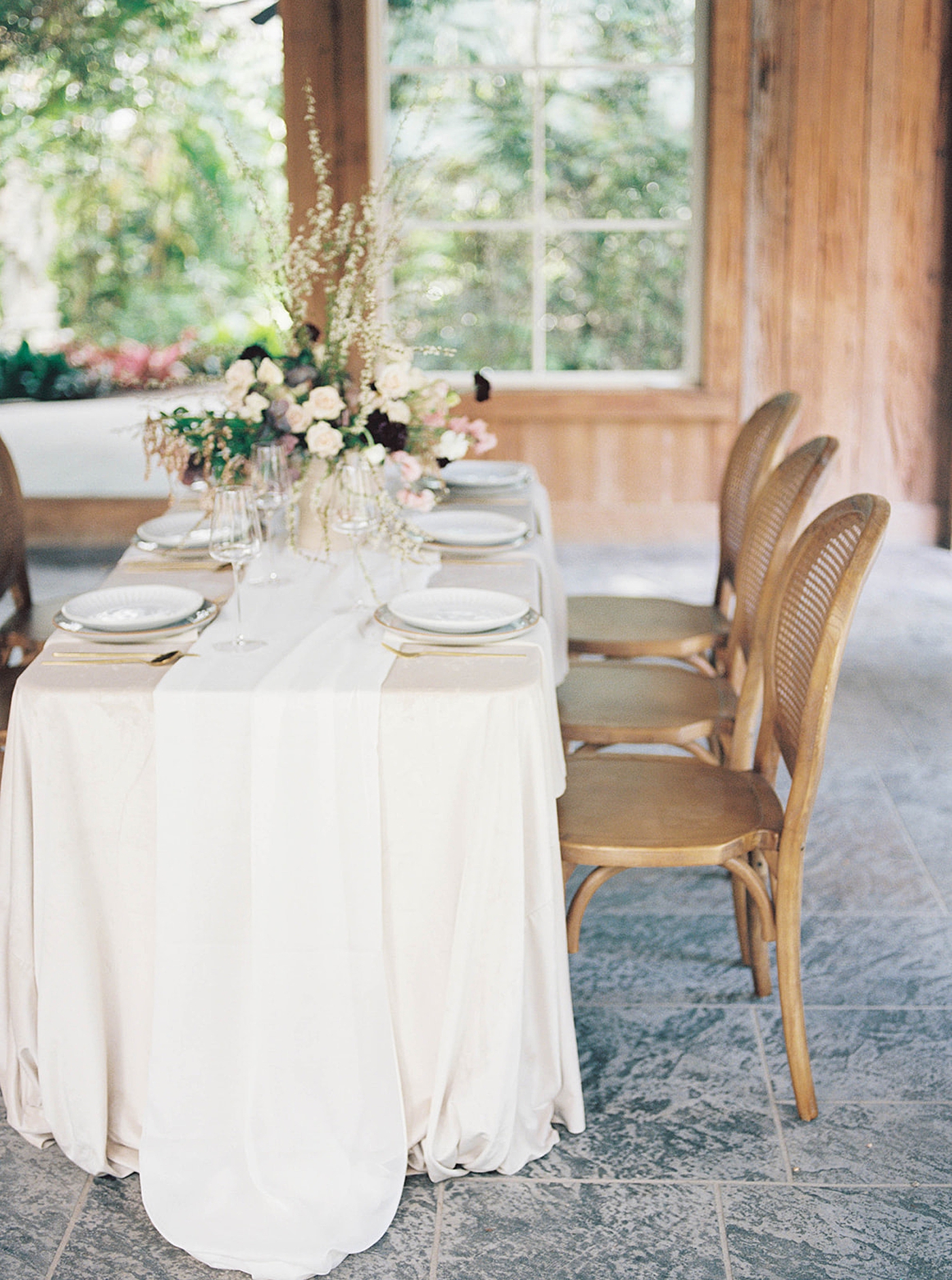 Wedding table with muted colored florals | Carters Event Co